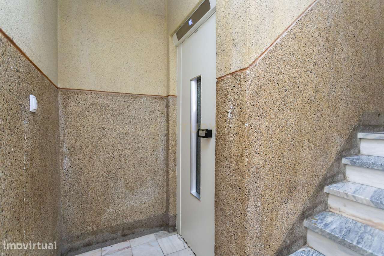 Apartamento T2 Remodelado - Setúbal-3