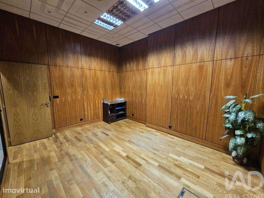 Loja / Estabelecimento Comercial T4 em Laranjeiro e Feijó de 75,00 m2 - Grande imagem: 5/11