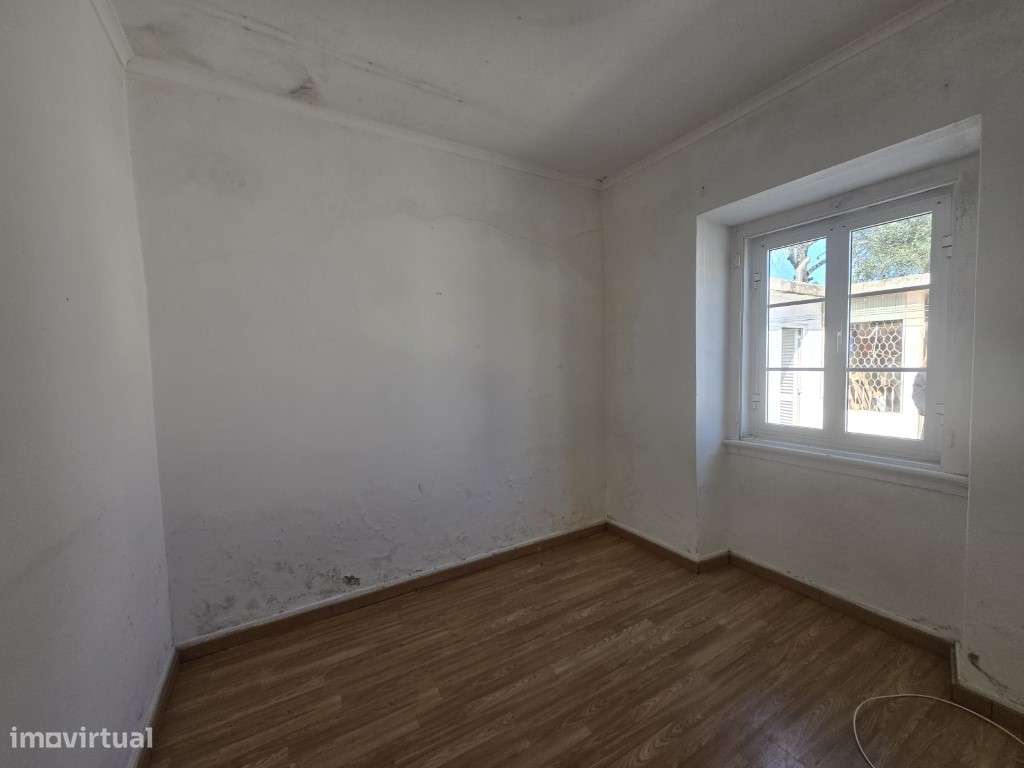 Moradia Térrea com Terreno no Centro da Malveira - Potencial para 2... - Grande imagem: 4/26