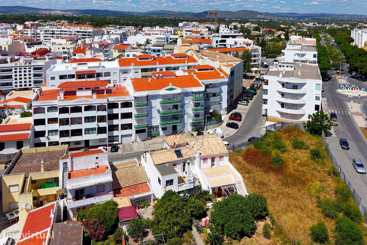Apartamento T2 localizado a cerca de 600 metros da Praia em Quarteira-37