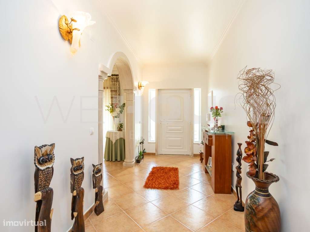 Moradia T4 com 280 m2, inserida em terreno com 2500 m2 em Palmela-5