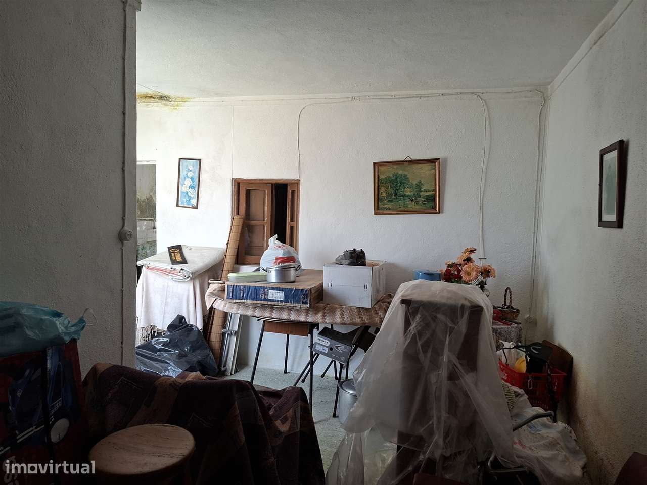 Propriedade Única com 2 Casas para Recuperação e Terreno de 2,6 Hectar-19