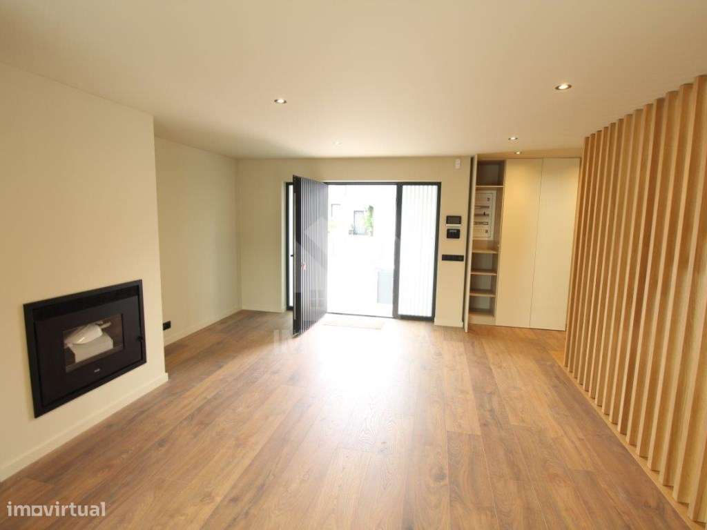 Moradia de Gaveto T3 Nova com 3 Suites | Pronta a Habitar | S. Pedr...-6