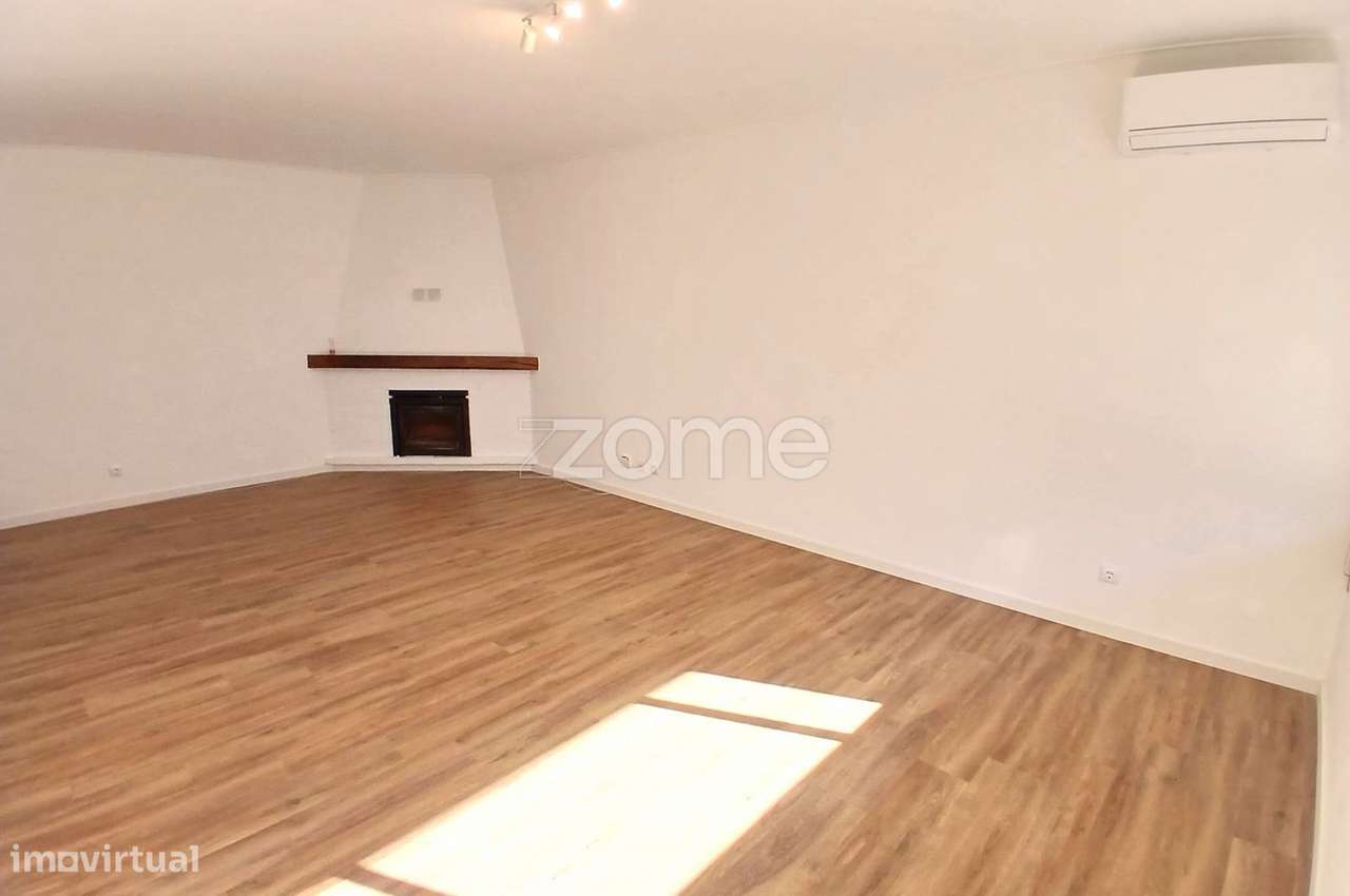 Apartamento T2 Renovado no Centro da Cidade - Grande imagem: 2/8