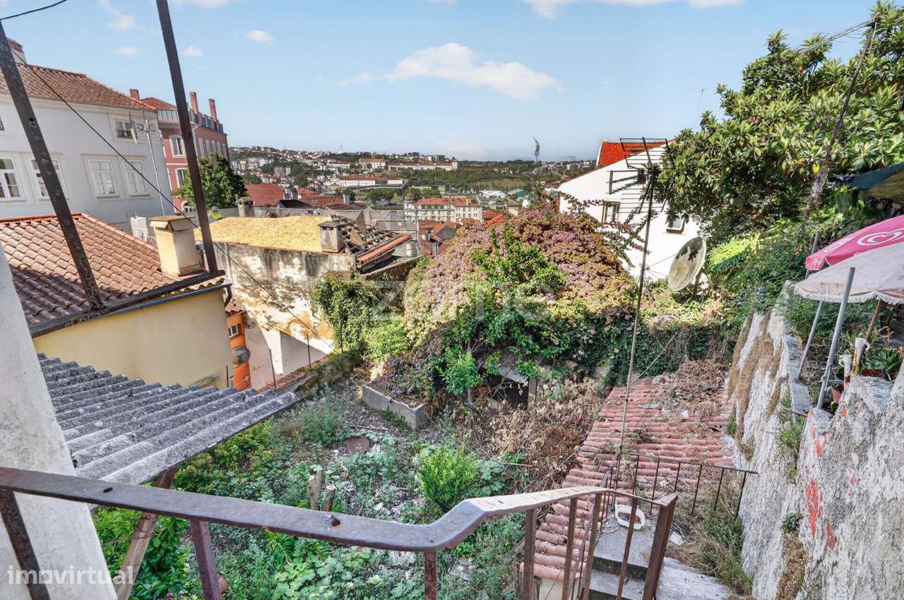 PRÉDIO HISTÓRICO NA SÉ VELHA (Coimbra) — UM INVESTIMENTO COM ALMA-21