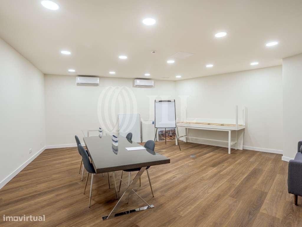 Espaço comercial renovado, com segurança 24h, em Lisboa - Grande imagem: 4/31