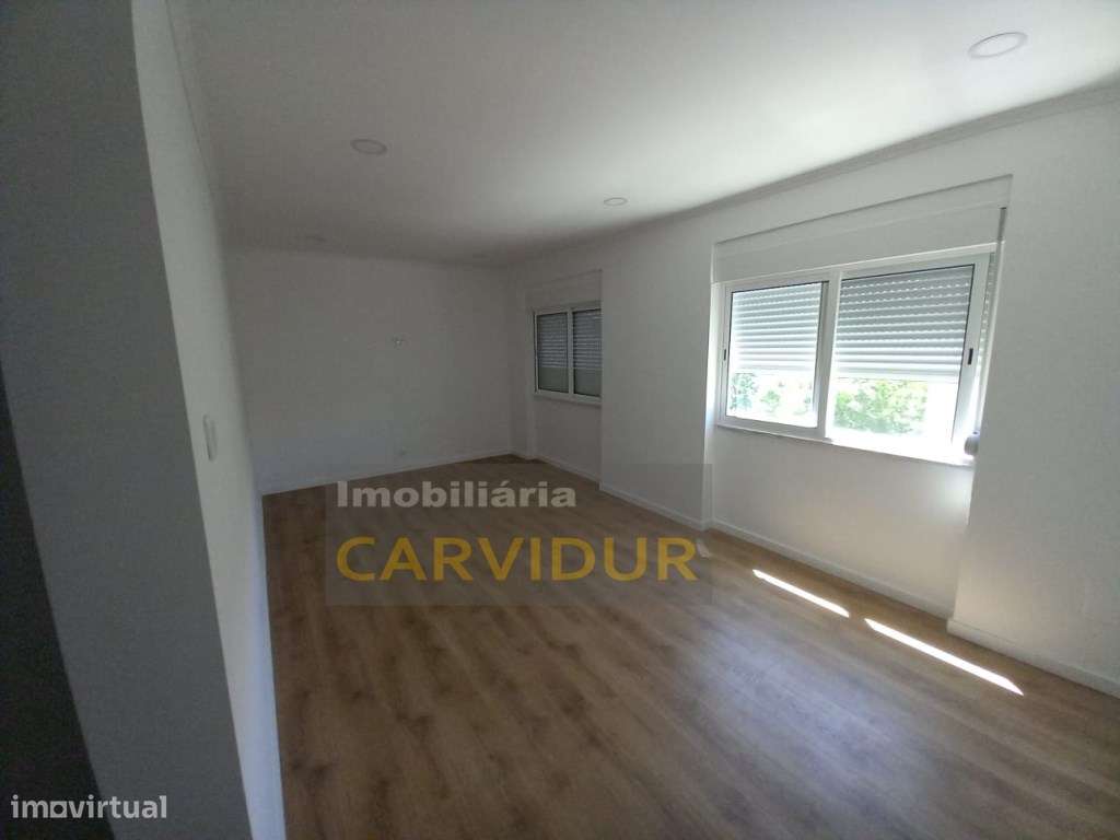 Barreiro Vila-Chã T2 totalmente remodelado-1