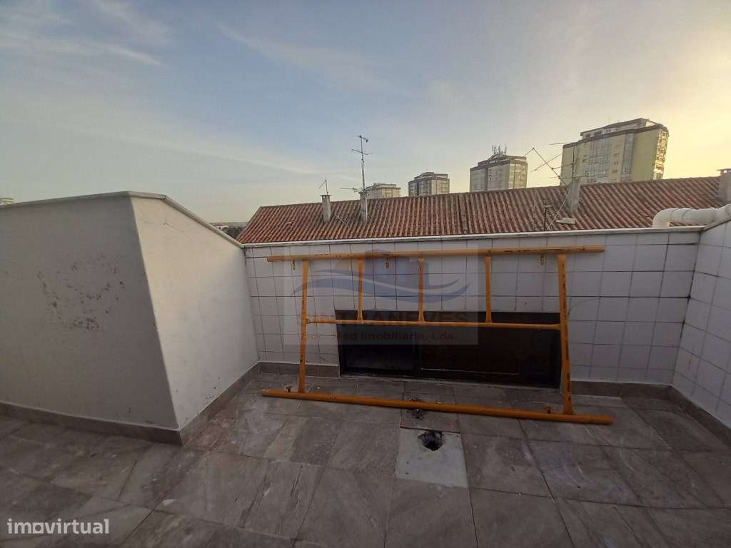 Fantástico T3 Dúplex, totalmente remodelado com Garagem a 300m da P...-52