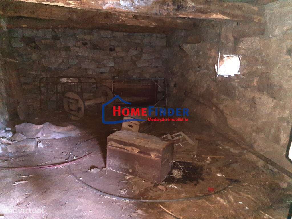 Moradia para Restauro - Fiães, Melgaço-24