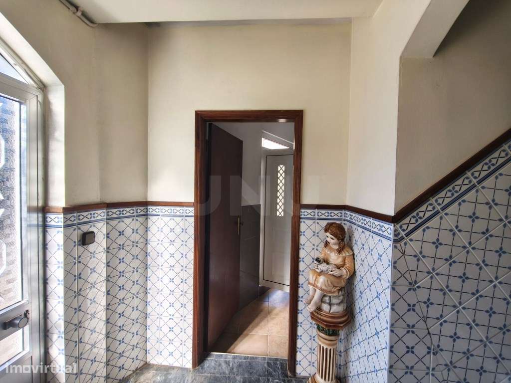 Moradia, em aldeia tranquila, em excelente estado de conservação, p...-21