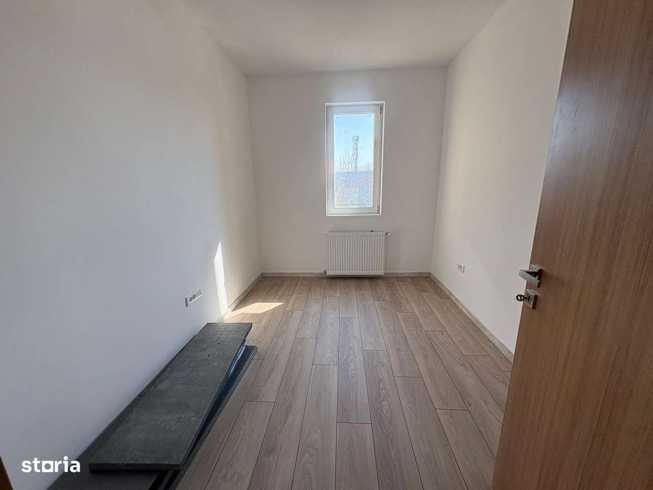 Apartament 3 camere, metrou Aparatorii Patriei-4