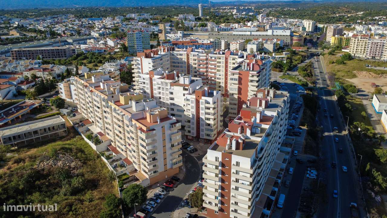 Apartamento T2 na Urbanização da Raminha em Portimão!-0