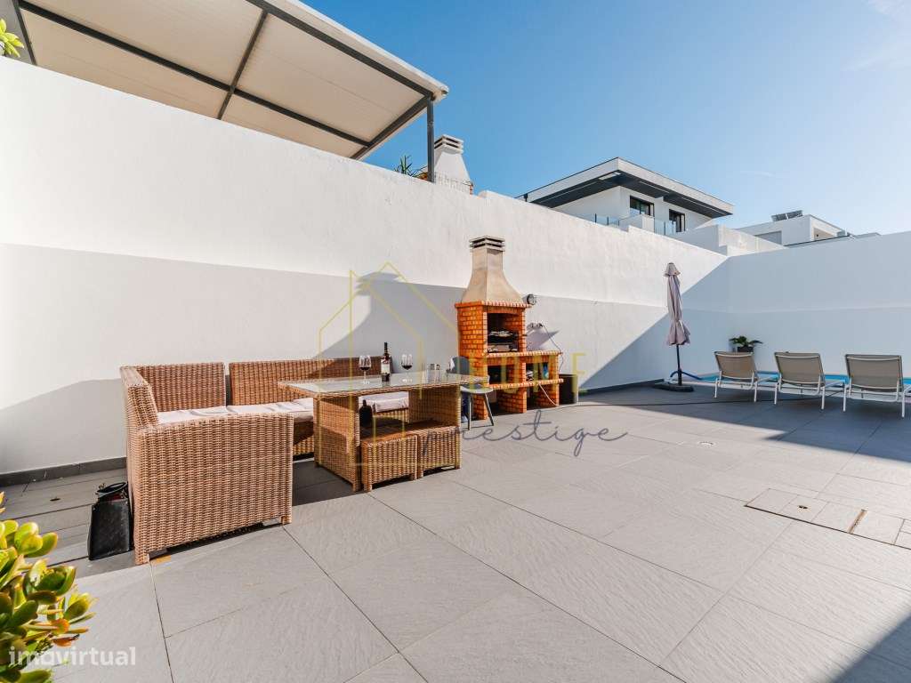Moradia T4 na Urbanização Jardins de Santiago- Setúbal-18