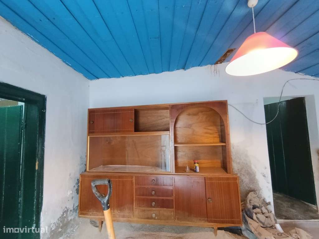 Moradia térrea para recuperar - Grande imagem: 5/16