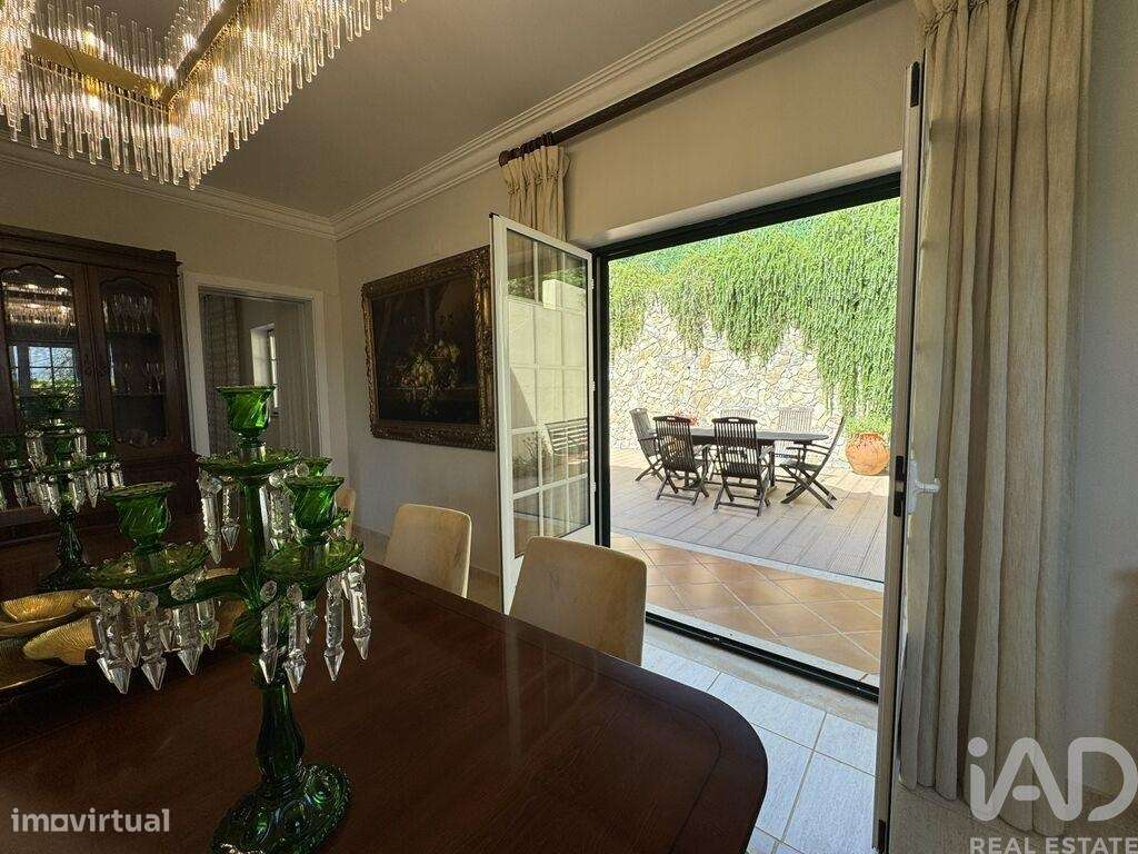 Moradia bi-familiar T5 em Tomar e Santa Maria dos Olivais de 230 m2-11