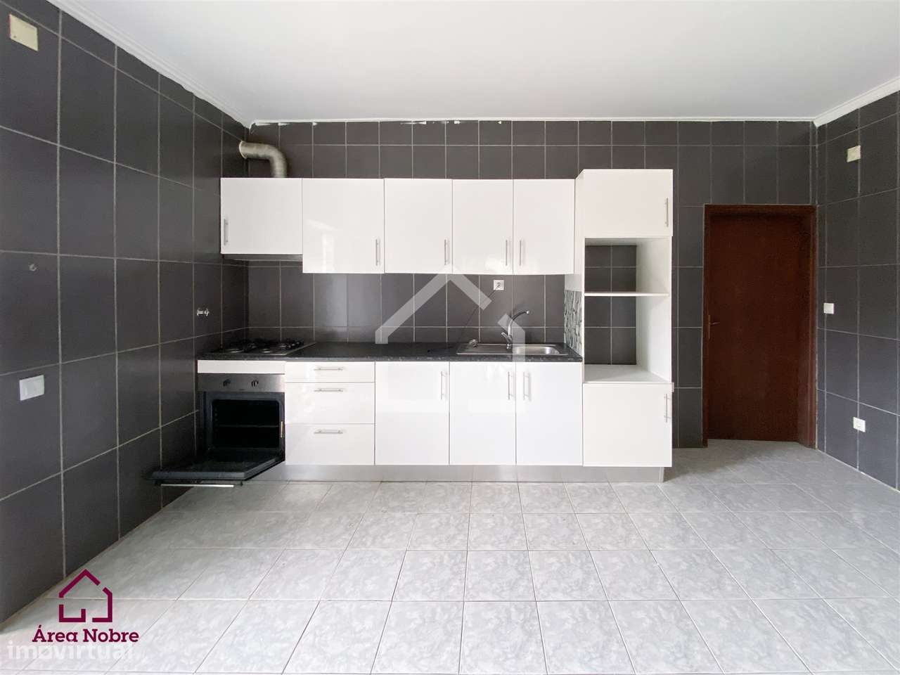 Moradia com 2 Habitações - Souto-32