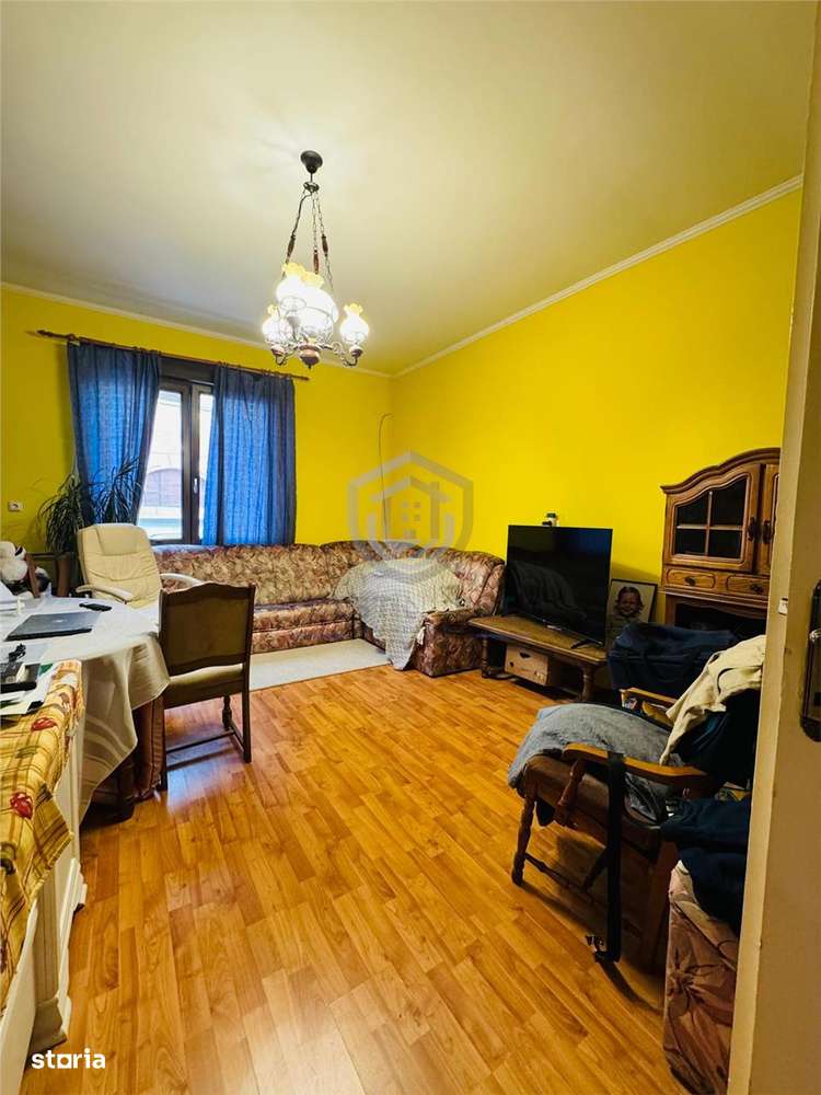 Casa singur in curte cu acces auto si teren  Ultracentral - Imagine principală: 4/8