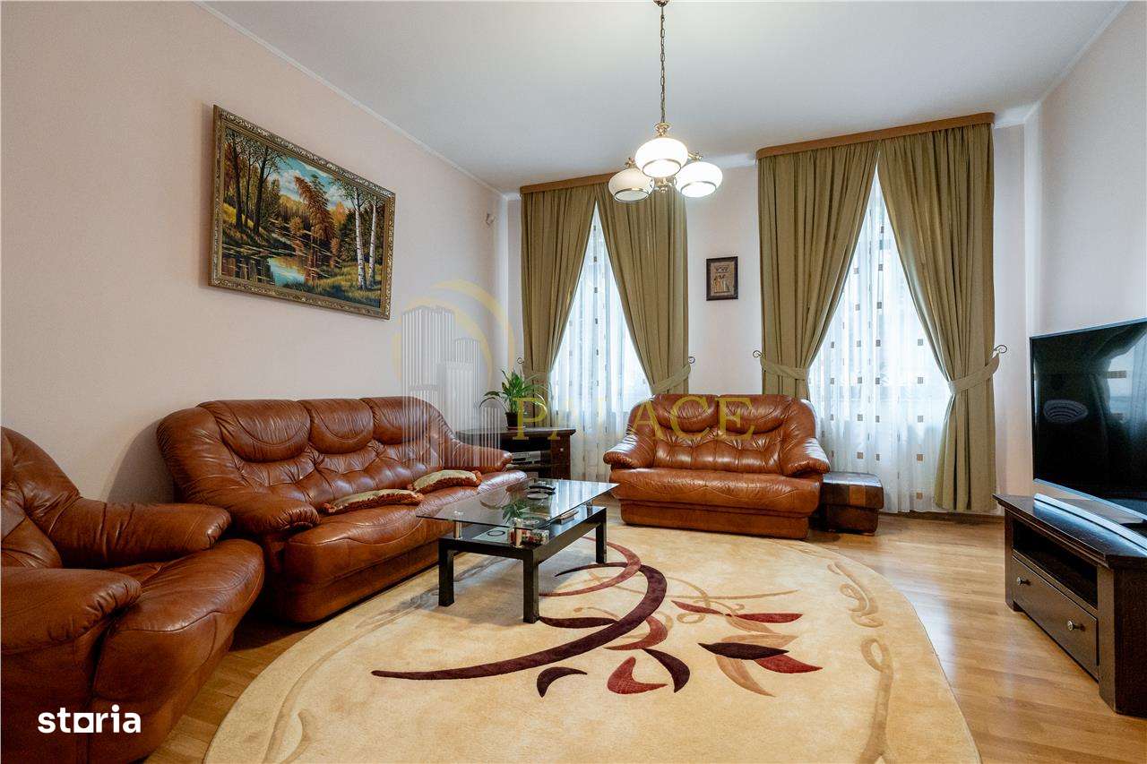 Conac de lux in Zona Piata Chirila - Imagine principală: 2/16