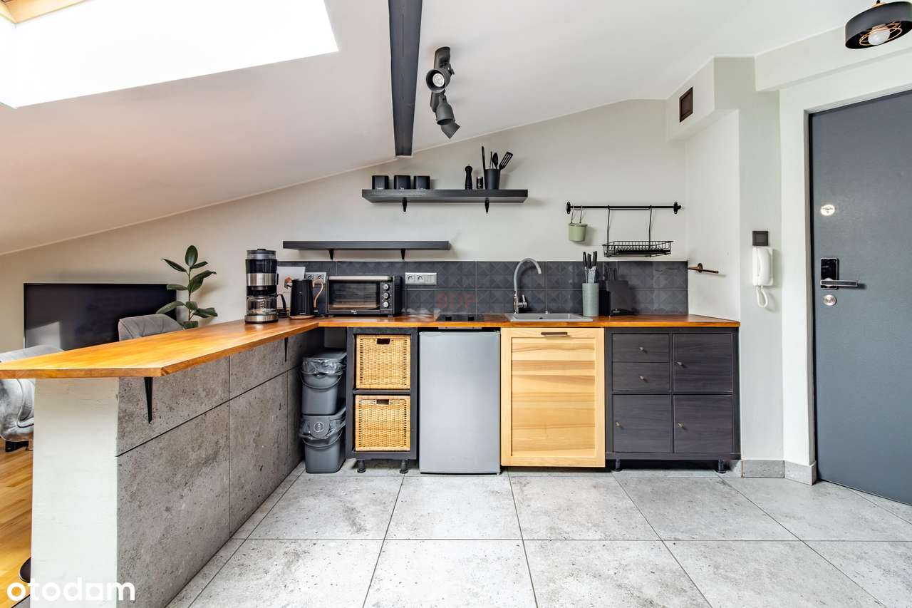 Klimatyczna kawalerka na poddaszu - Pełny obrazek: 2/12