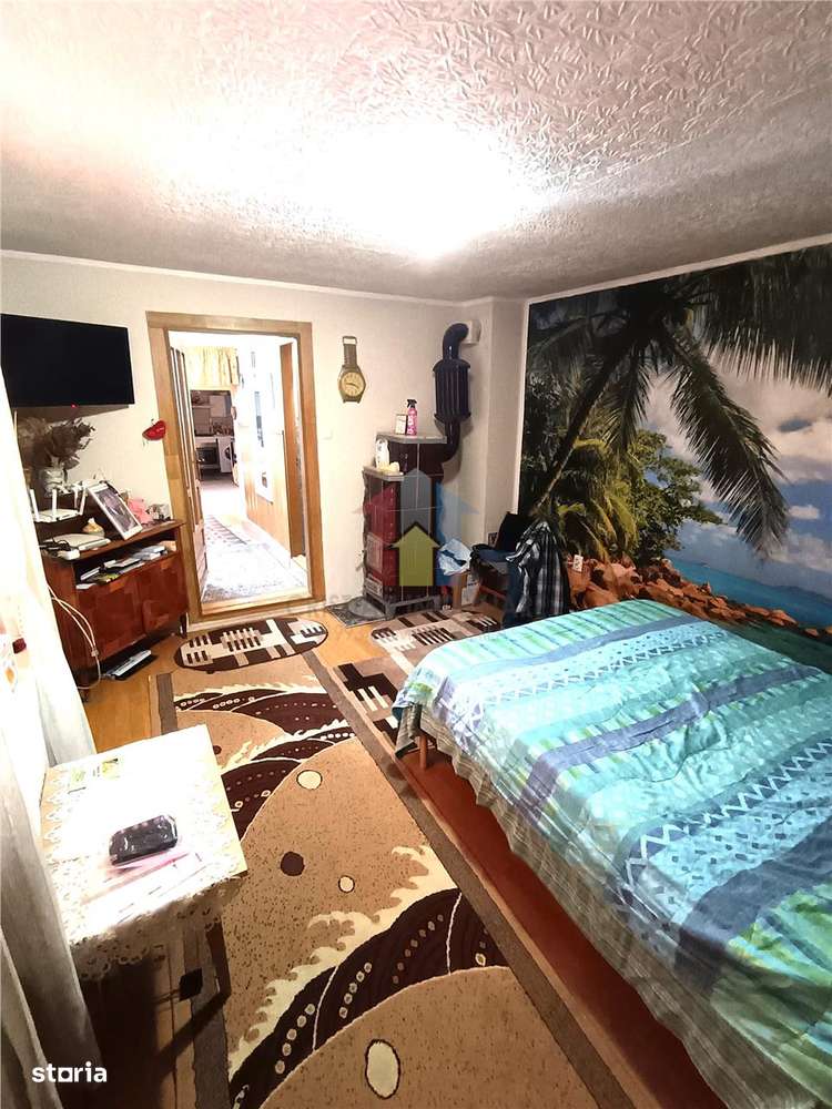 Casa, zona Chercea, constructie BOLTARI, anul 2000 - Imagine principală: 4/11