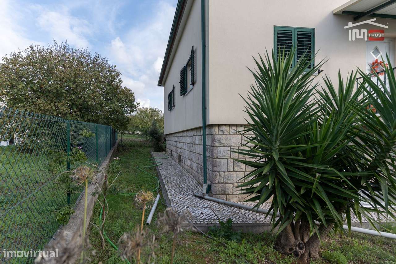 MORADIA T3 REMODELADA | ENTRADA DE FÁTIMA - Grande imagem: 5/27