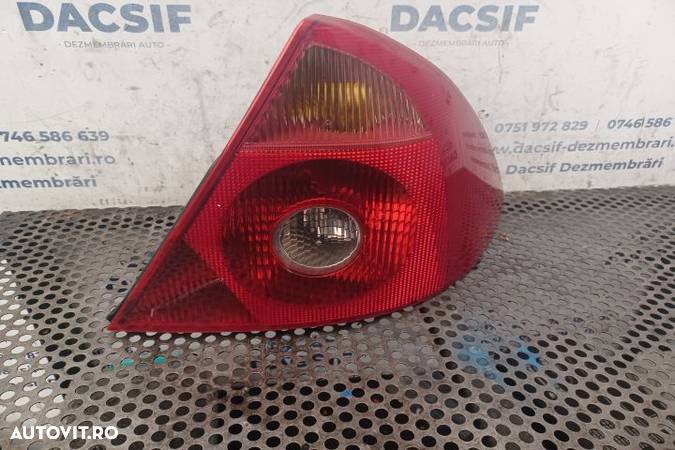 Lampa / Tripla stop dreapta pe aripa Ford Mondeo MK3  [din 2000 pana - 6