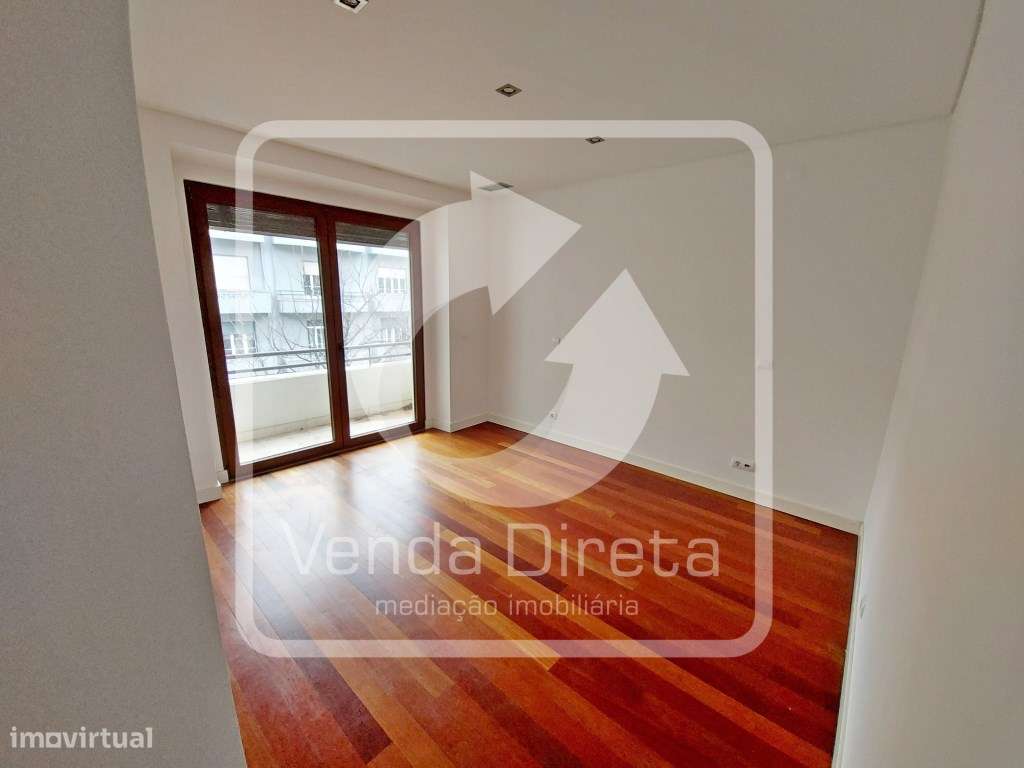 Apartamento T4 com varanda e 257 m² nas Avenidas Novas Elegância, E...-16