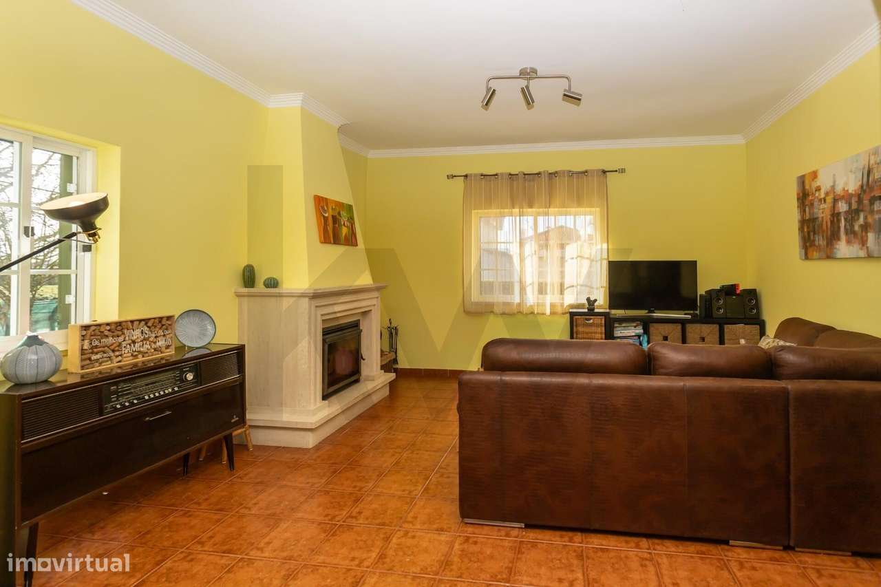 Moradia T4 na Moita – Zona do Palheirão | Excelente Exposição Solar-7