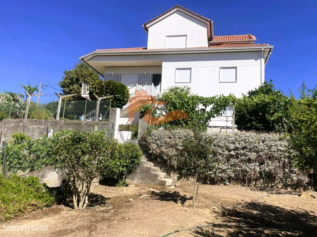 Moradia com jardim e garagem em Santa Ovaia, Oliveira do Hospital - Grande imagem: 2/27