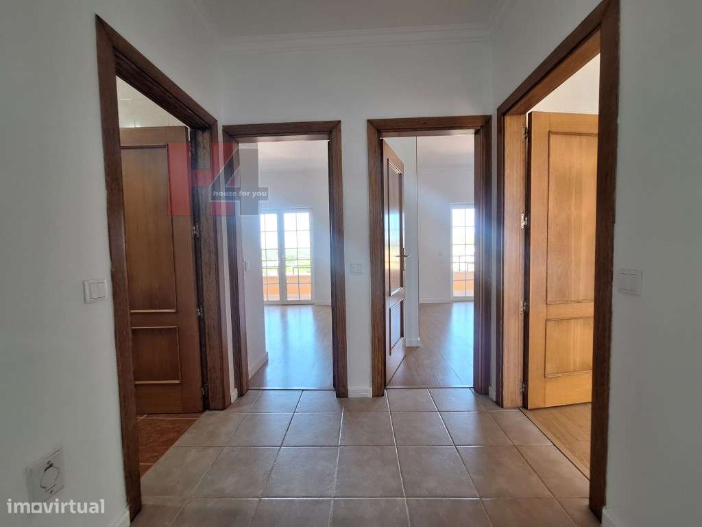 Moradia T4 com piscina inserida num terreno de 670m2 - Setúbal (OFE...-21