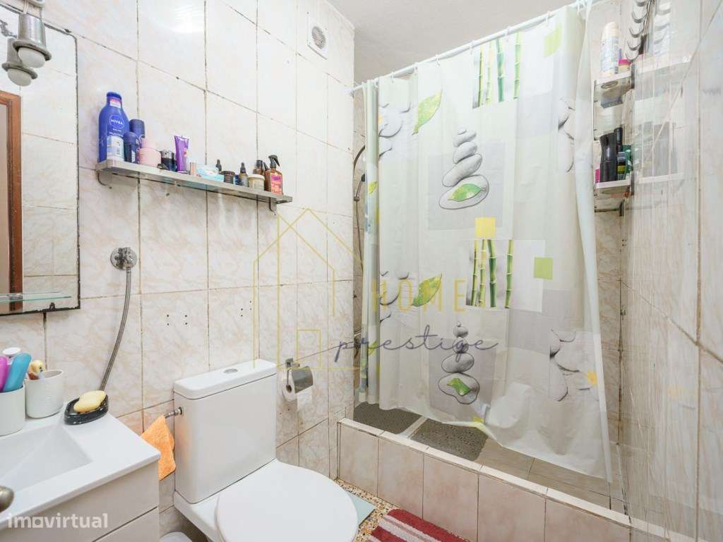 T2 em Setúbal - Sala Open Space e Prédio com Elevador-15