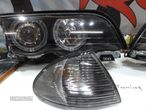 Farois angel eyes BMW E46 4 portas / limosine 98-01 fundo preto com angel eyes em branco - 4