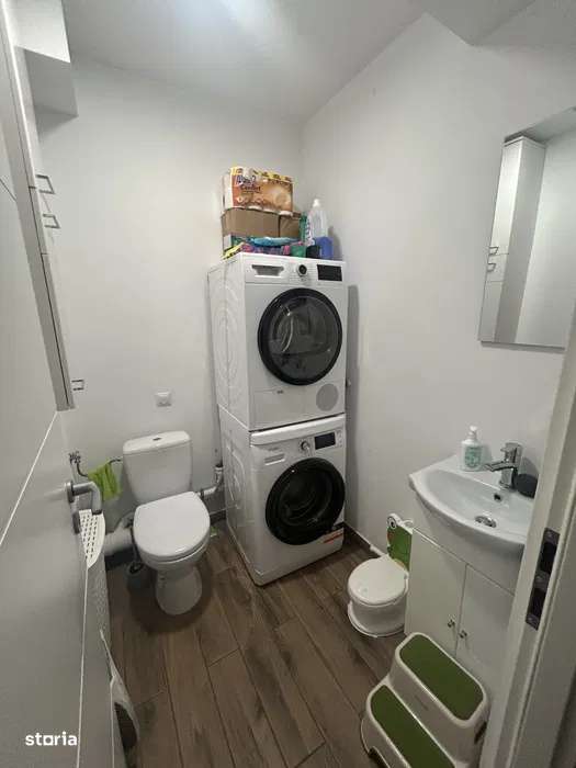 Apartament cu 3 camere, 2 bai, parcare, zona Cetatii-5