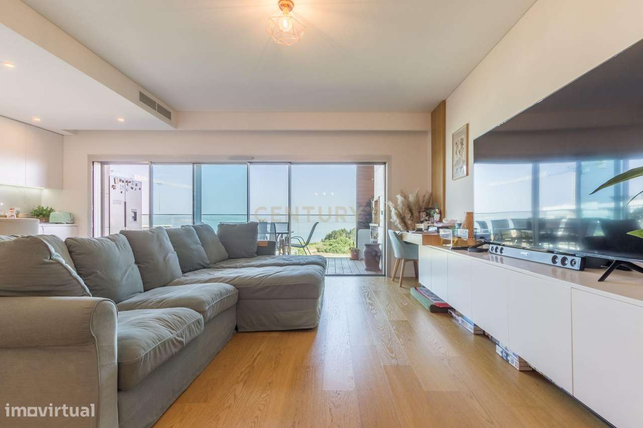 T4 em Condomínio Fechado com Vista Rio - Alcochete-21