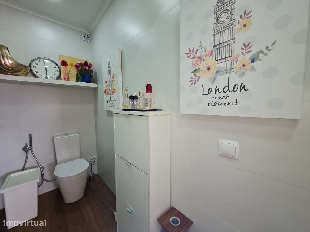 Vende-se T2 com ótima vista de mar-31