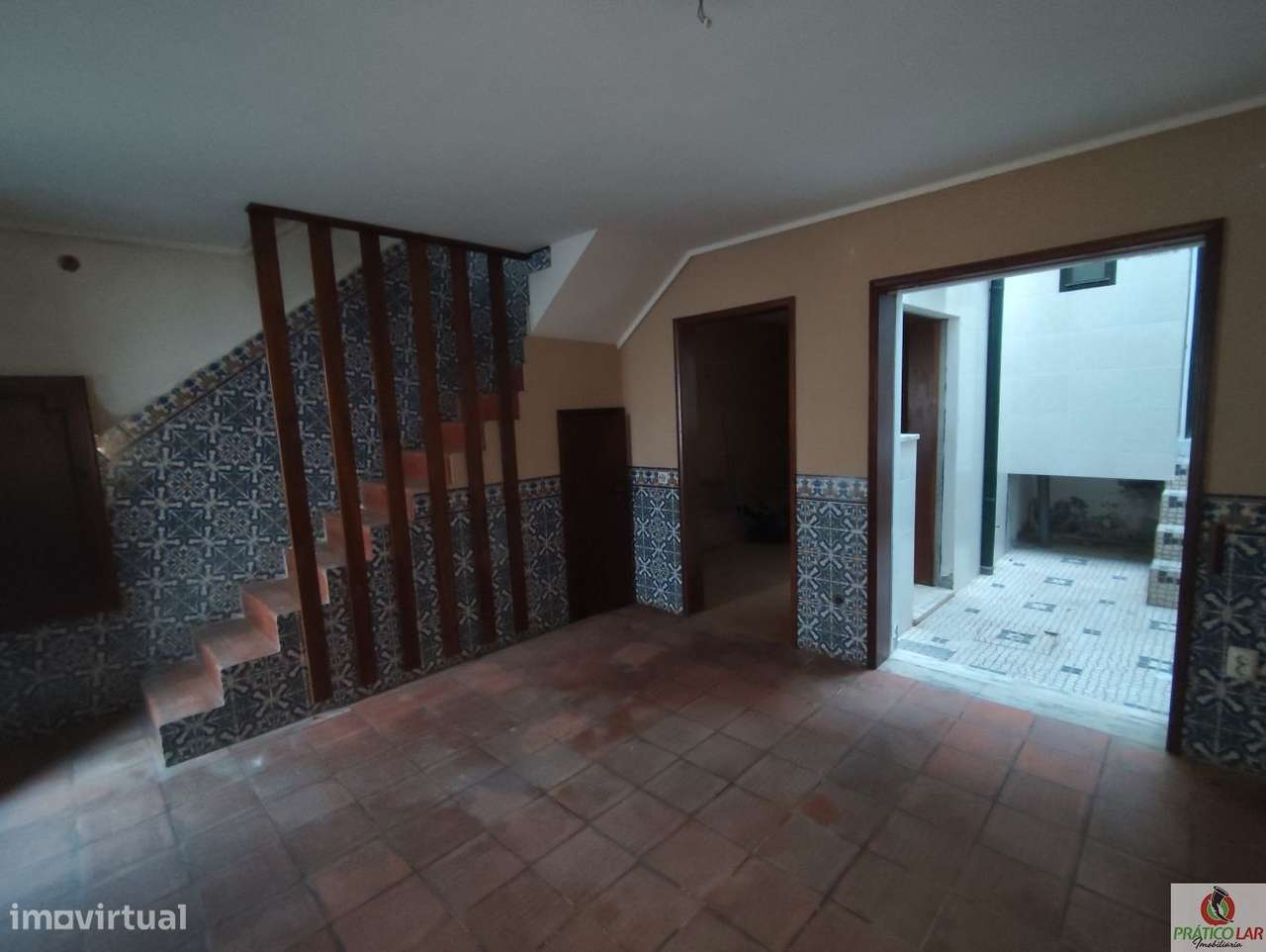 Moradia para restauro no centro na Zona Histórica de Vera Cruz-32