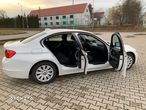 BMW Seria 3 320i Touring - 12