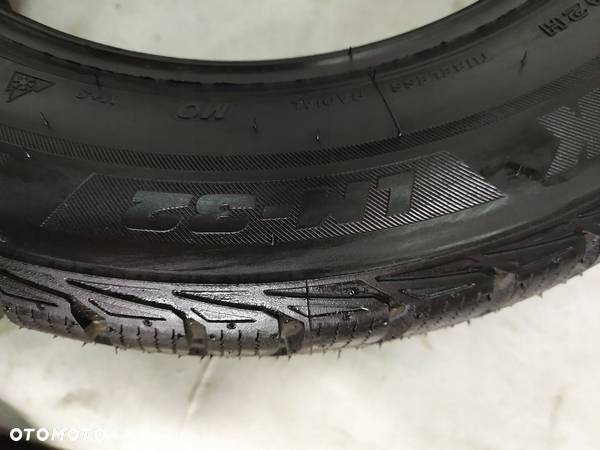 OPONA ZIMA 205/60/16 BRIDGESTONE BLIZZAK LM32 - 12