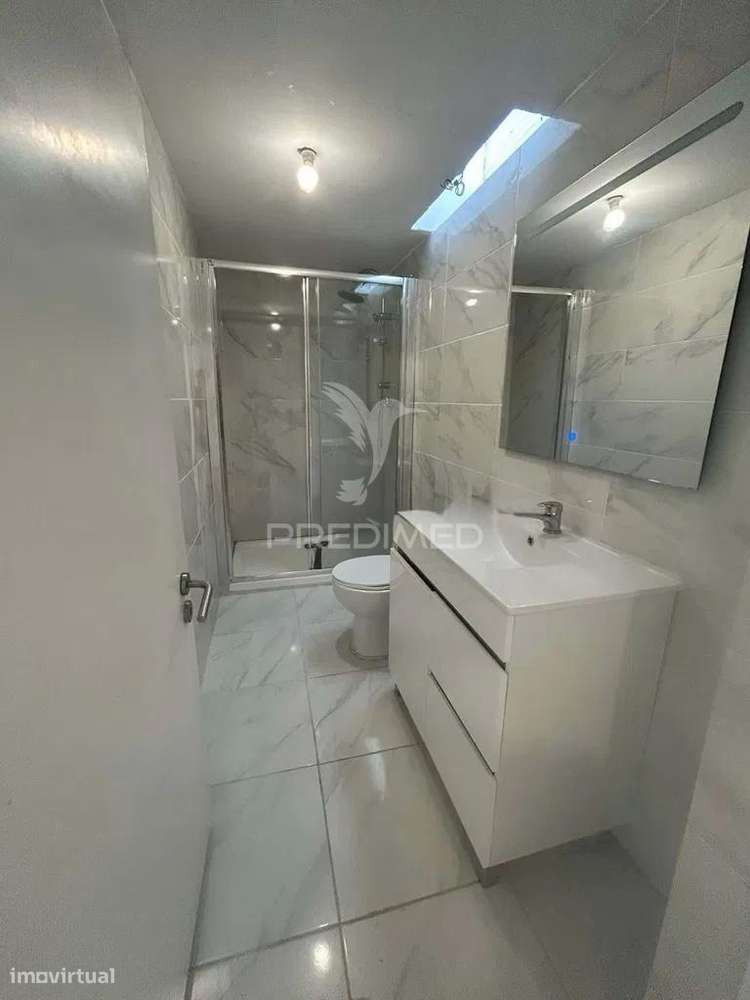 Loja transformada em apartamento T3 Laranjeiro - Grande imagem: 4/24