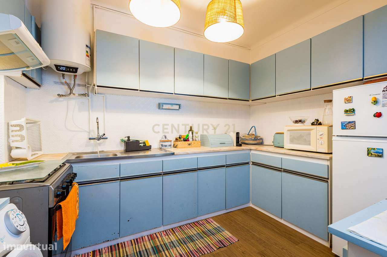 Apartamento T1 Mobilado || Elevador e Garagem || 1ª Linha da Praia do-10