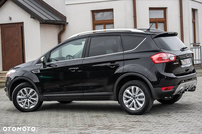 Ford Kuga 2.0 TDCi 2x4 Titanium - 10