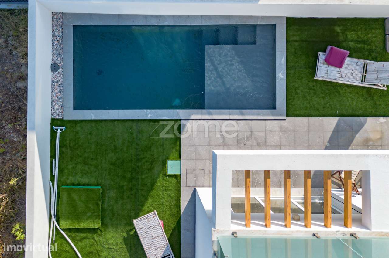 Moradia T3 com piscina na Sobreda-47