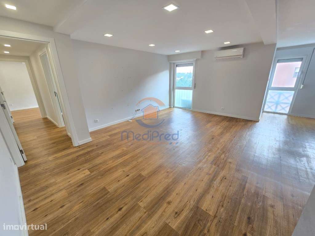 Apartamento T2 Totalmente Remodelado | Quinta do Pinheiro, Pontinha-11