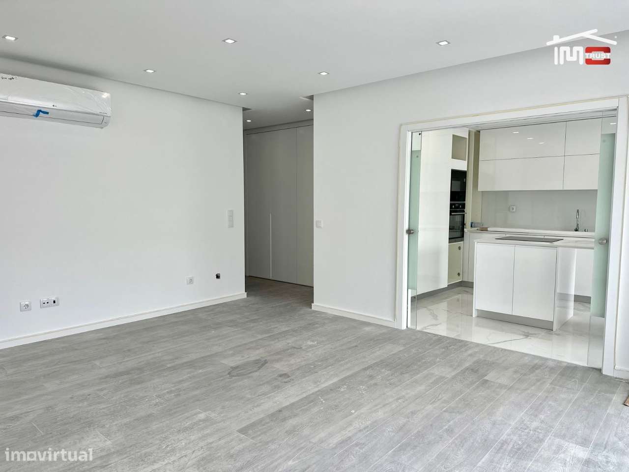 Incrivel Apartamento T3 com Varandas, Garagem e Arrecadação-28