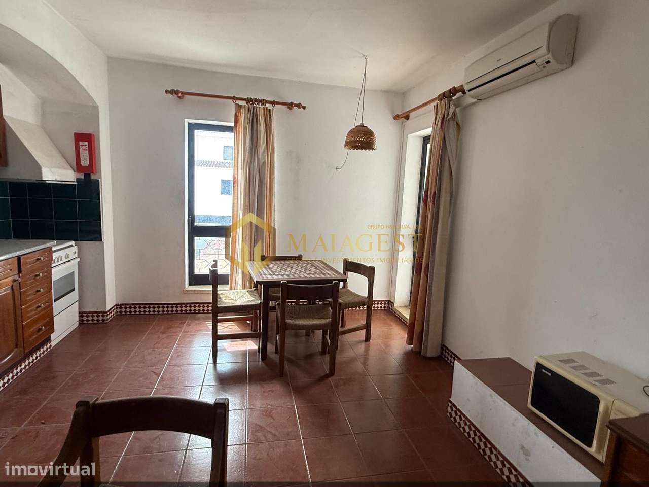 Apartamento T0 em condomínio fechado com piscina na Oura - Grande imagem: 4/17