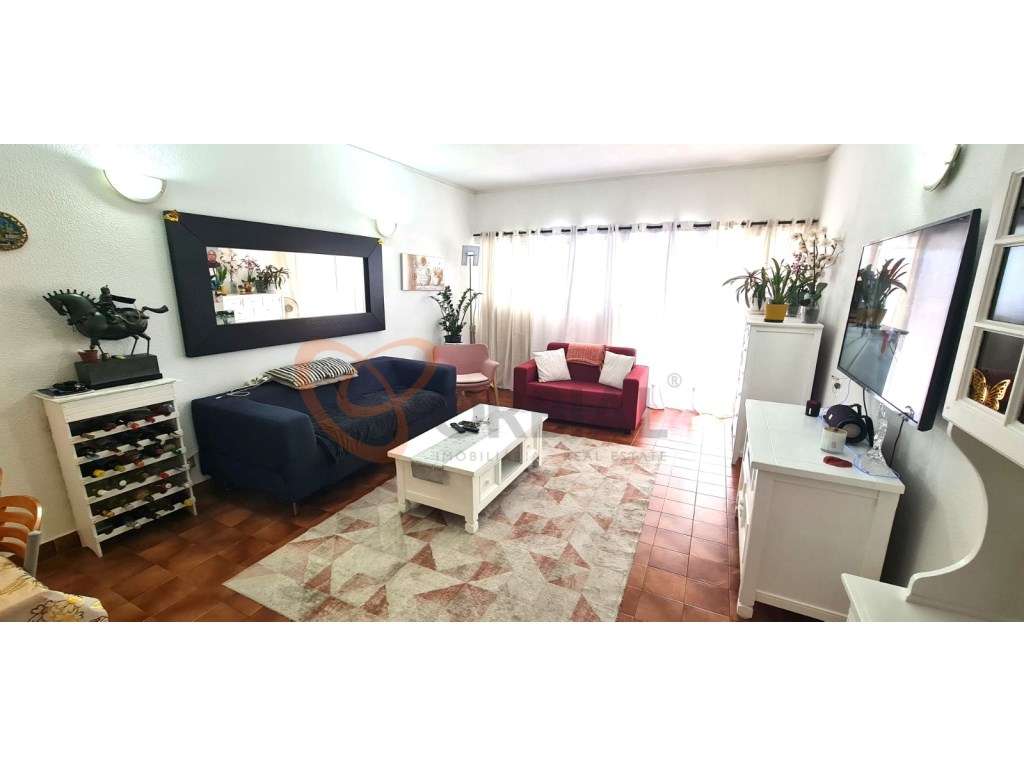 Espaçoso apartamento T1 para venda em Albufeira com piscina - Grande imagem: 4/13