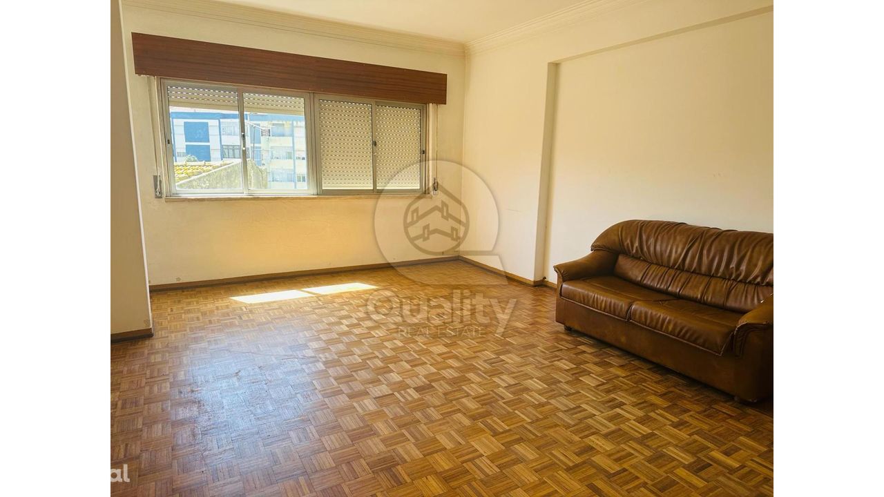 Apartamento T2 em Massamá