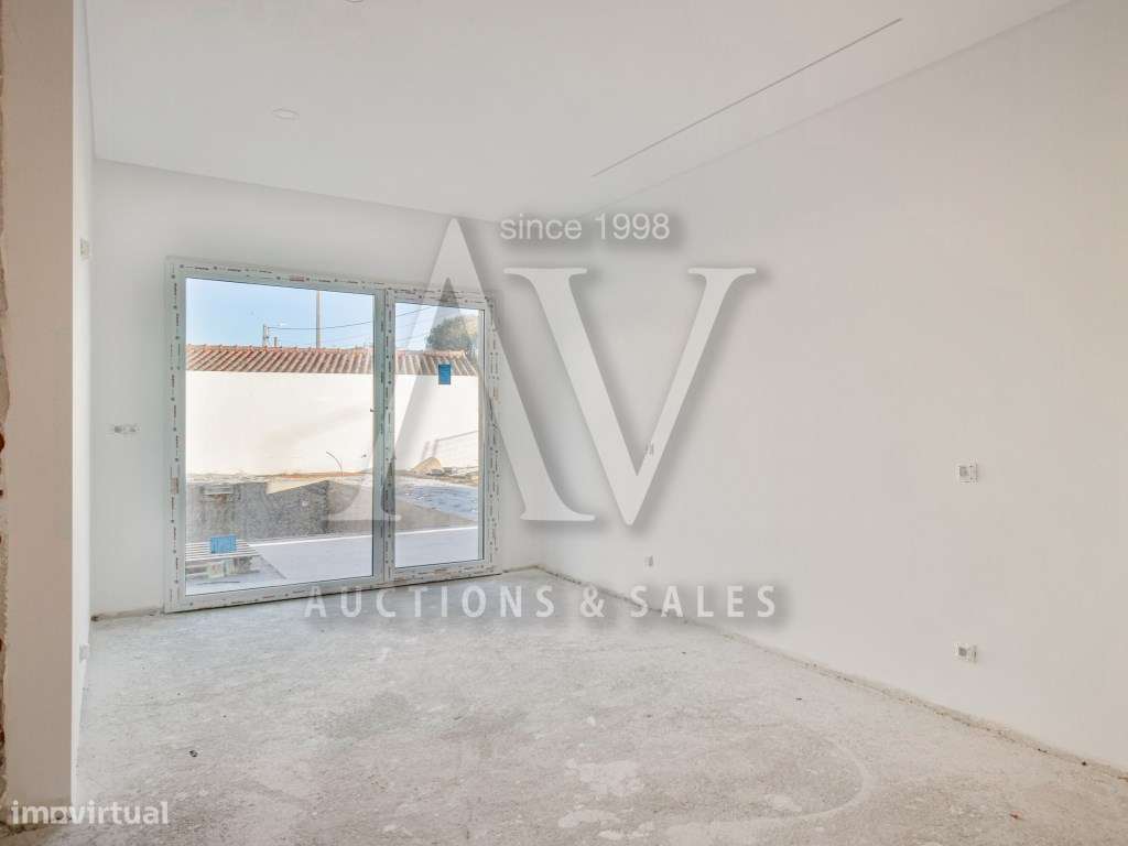 Moradia de luxo, V4, térrea, isolada e com piscina-12