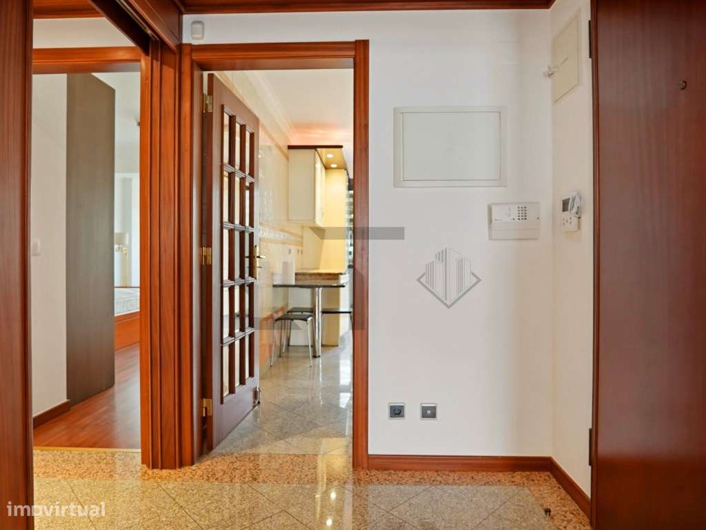 Fantástico T2 Mobilado e Equipado com Vista Tejo, 2 Varandas e Box ... - Grande imagem: 4/31