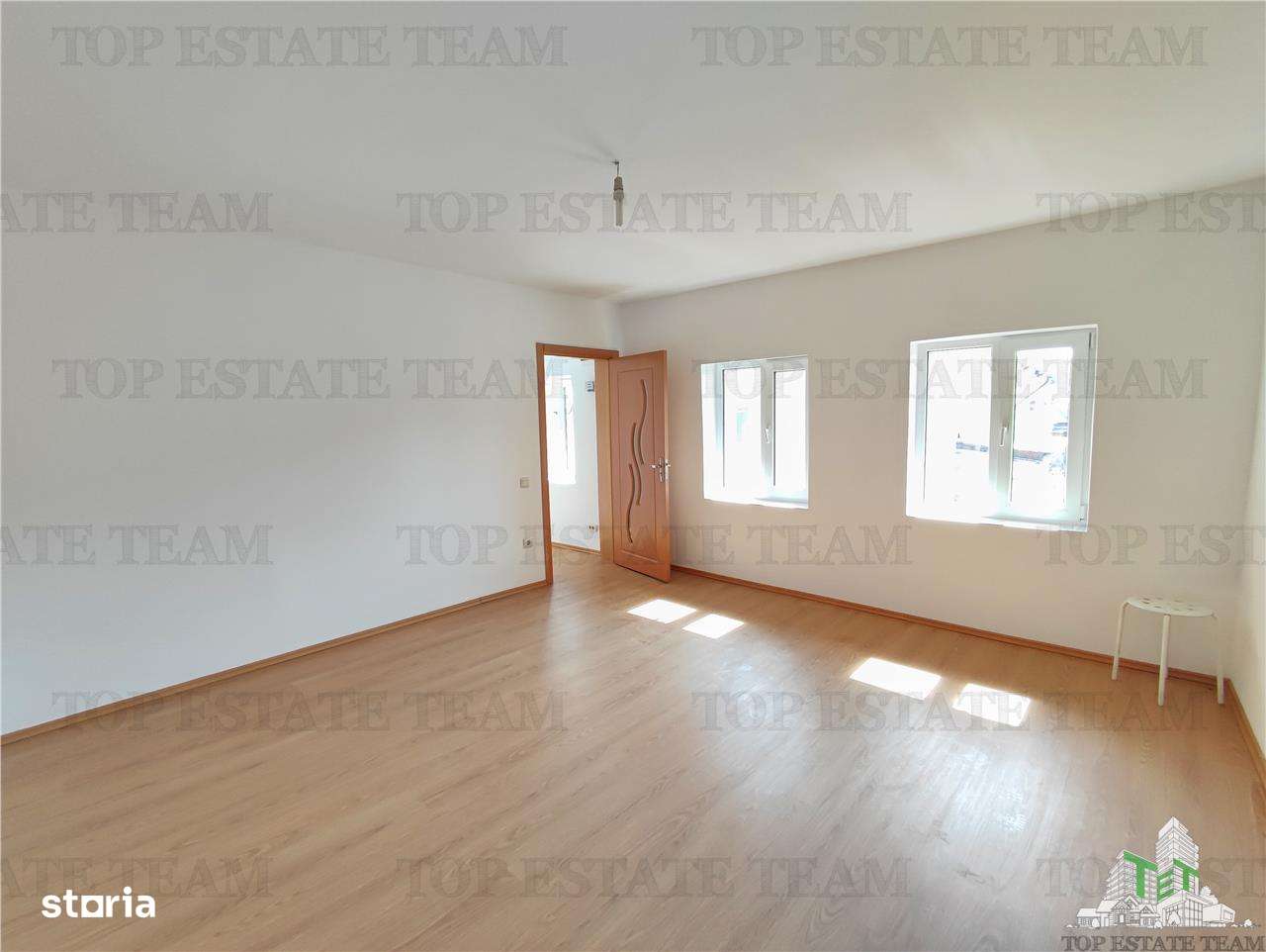 Apartament 2 camere in vila RENOVAT 2024 langa rond Berzei cu Mircea V - Imagine principală: 1/17